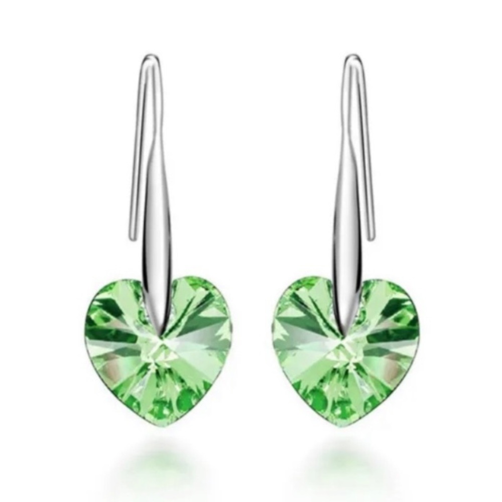 💗 Peridot Small Heart Crystal Earrings NEW - Picture 3 of 3